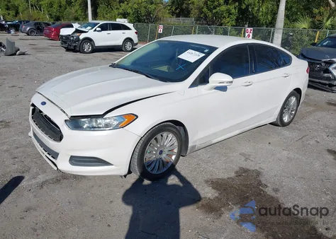 2016 Ford Fusion Hybrid Se z USA, uszkodzony, nr VIN 3FA6P0LU2GR323972